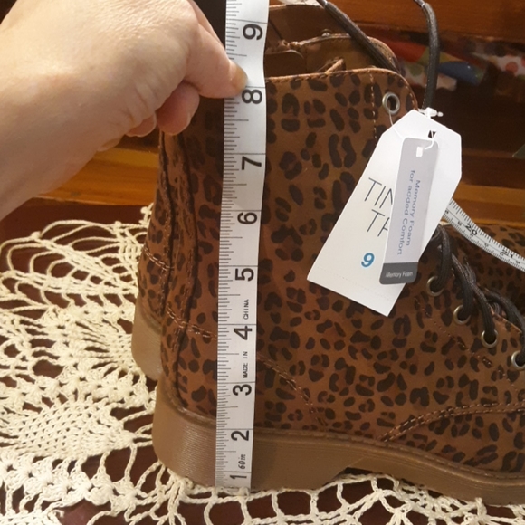 🆕️LAST SIZE 9🖤NWT LEOPARD PRINT HIKING BOOT🖤 - Picture 13 of 15